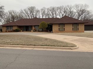 2400 Sunset Dr, Clinton, OK 73601