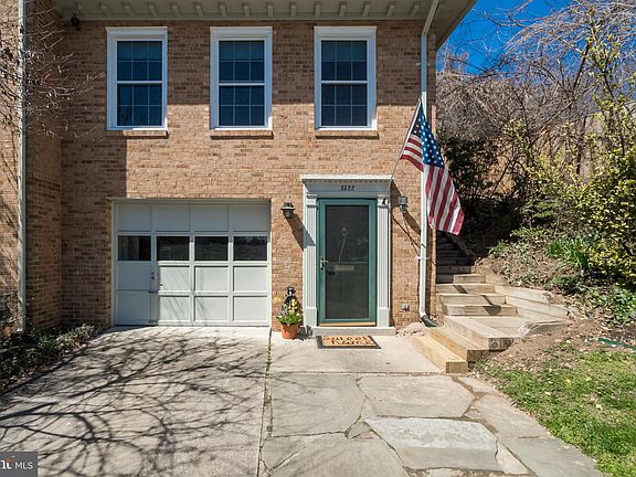 2nd image of 2322 Sanford St