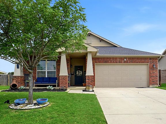 2nd image of 1625 Kawati Way