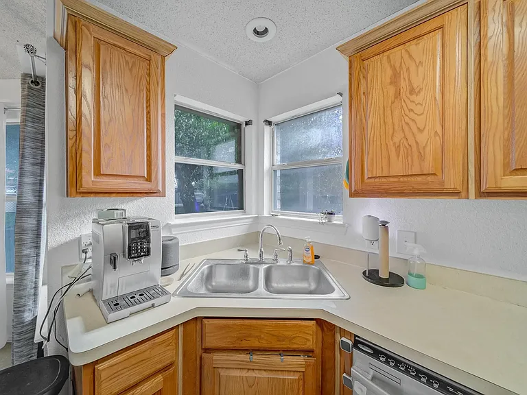 7644 Brittany Pl — Photo 8