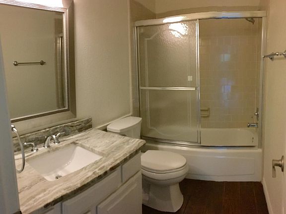 3rd image of 4805 Glenbrook Dr
