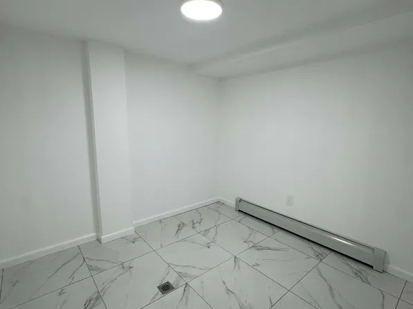 1030 Elder Avenue image 2 of 4