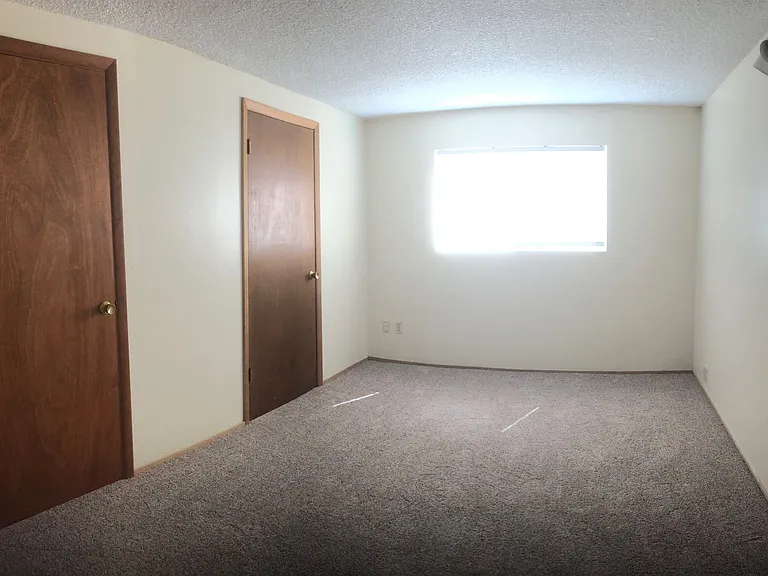 Pinewood Apartments — Photo 31