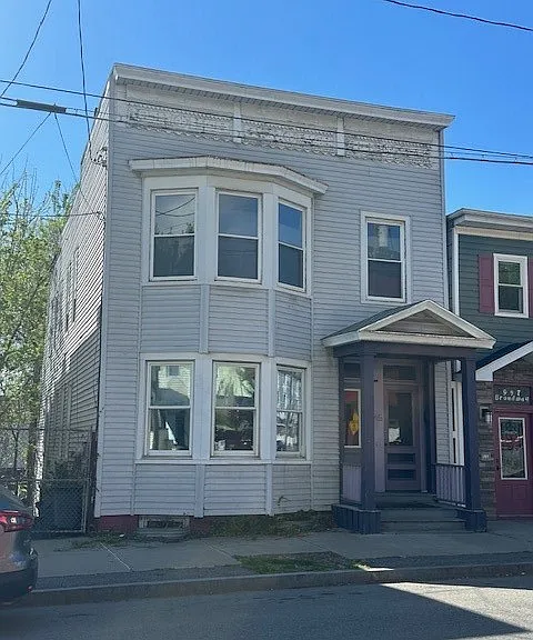 945 Broadway — Photo 1