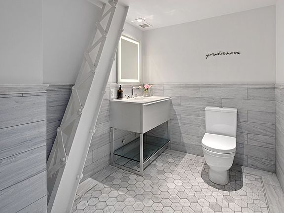 5th image of 205 E 16th St APT 4B
