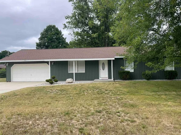 717 Cottage St, Clare, MI 48617