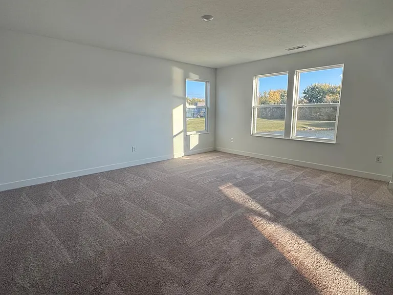 7586 Fallsworth Dr — Photo 9