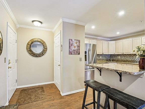 4th image of 7 Potomac Dr