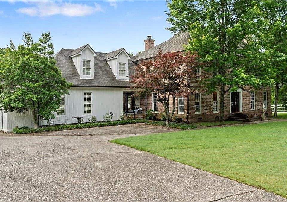 1st image of 726 Pisgah Rd