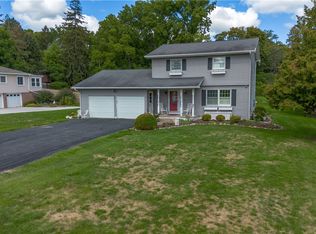 94 White Springs Ln, Geneva, NY 14456