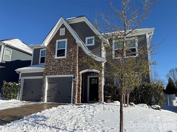 2nd image of 113 W Americana Dr