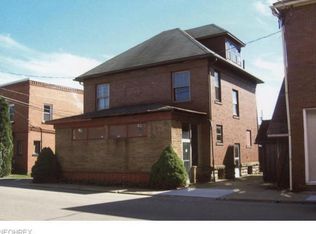 25 E Rebecca St, East Palestine, OH 44413