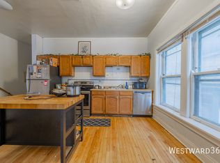 531 W Roscoe St APT 2R, Chicago, IL 60657
