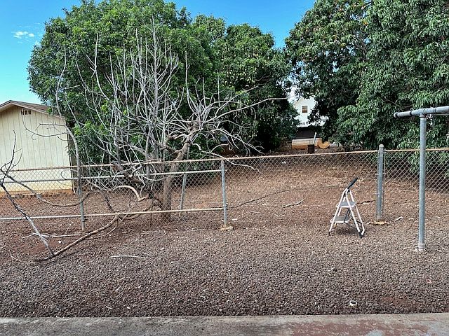 2nd image of 9622 Waena Rd