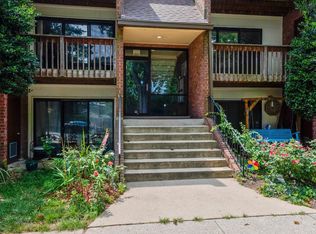 10721 West Dr APT 204, Fairfax, VA 22030