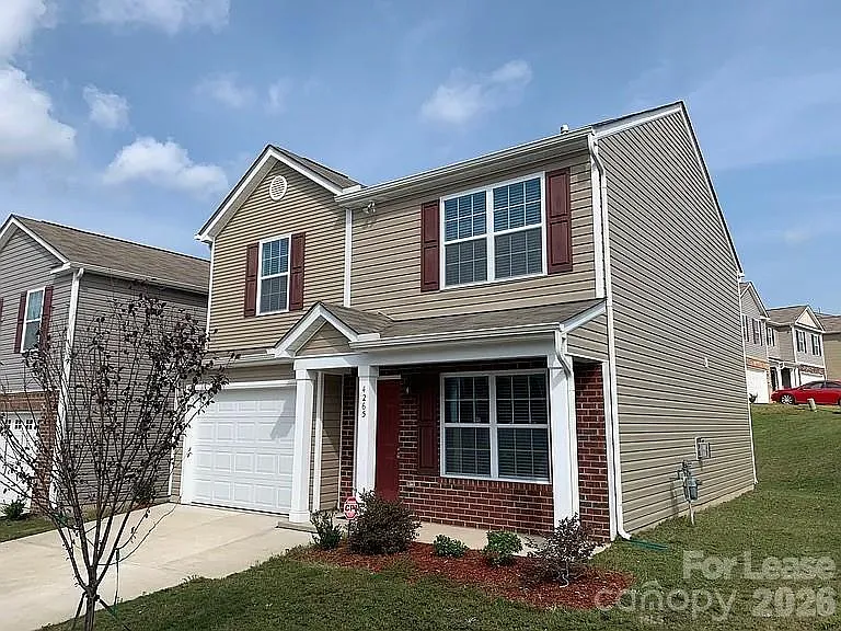 3 bed, 2.5 bath, 1564 sqft, $1,950 — Photo 2
