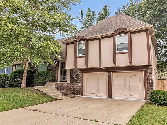 2nd image of 8407 W 97th Ter