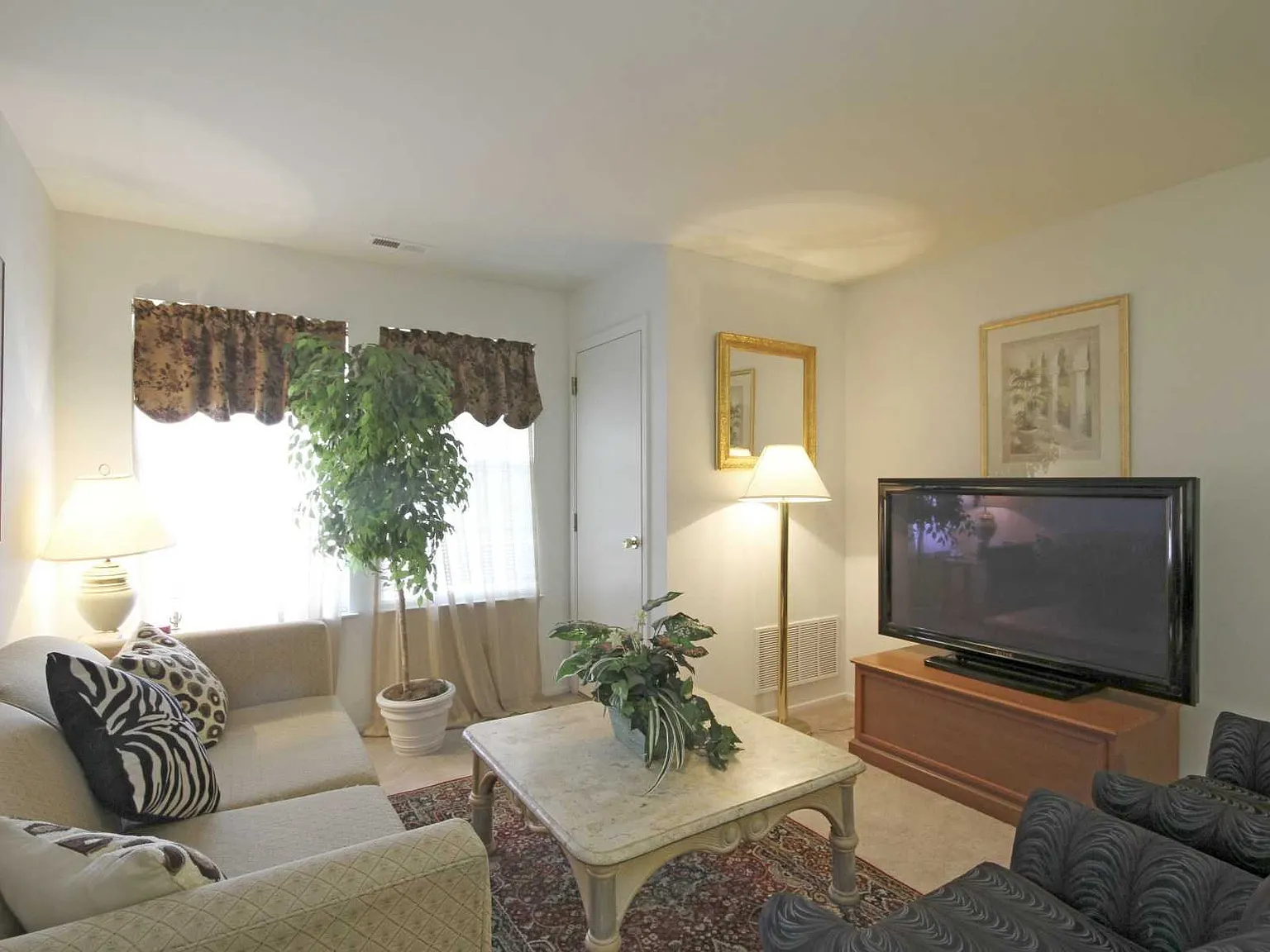 Waterford Greens Apartments and Townhomes — Photo 3