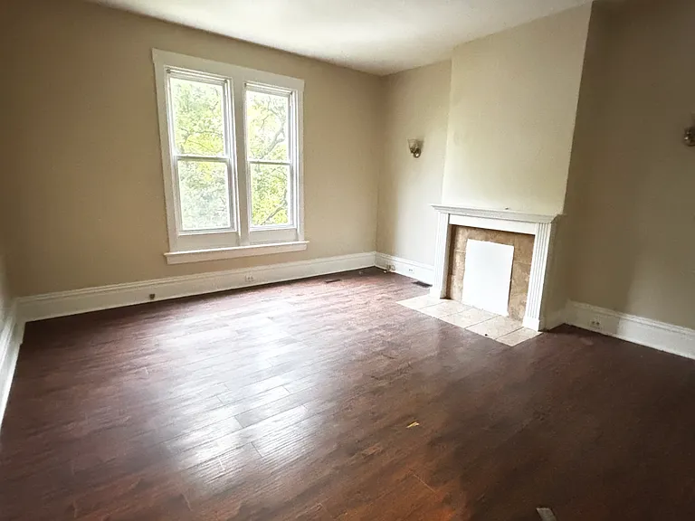 3429 Moulton Ave — Photo 2