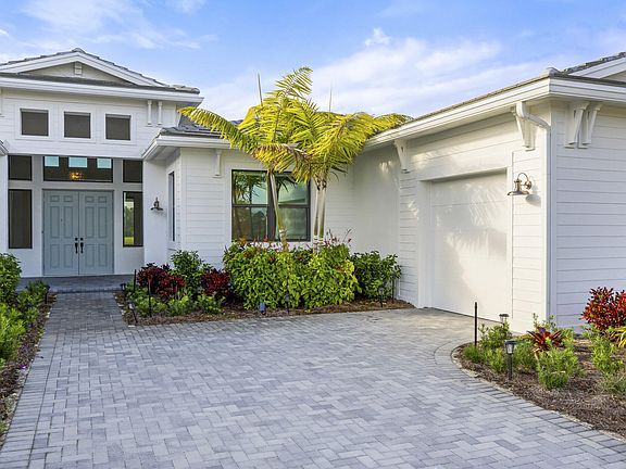 3rd image of 1876 SW English Garden Drive