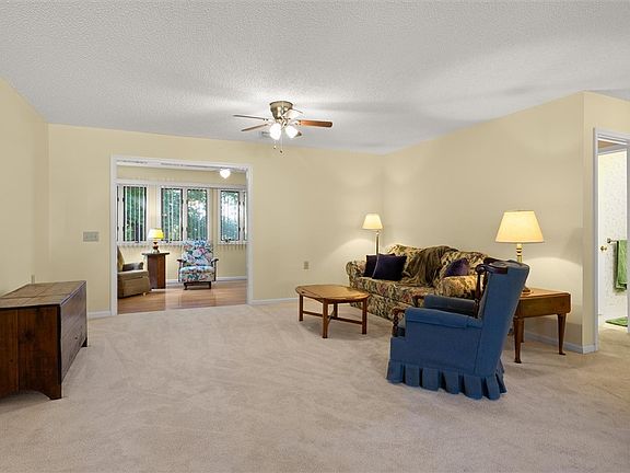4th image of 5 Hillview Dr