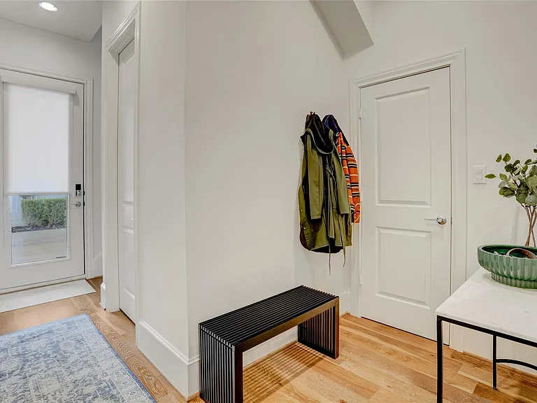 630 Delmar St — Photo 14