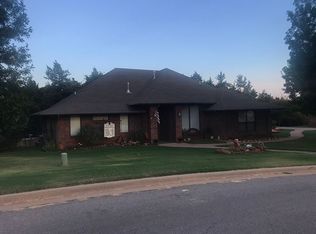 1404 Red Canyon Rd, Guthrie, OK 73044