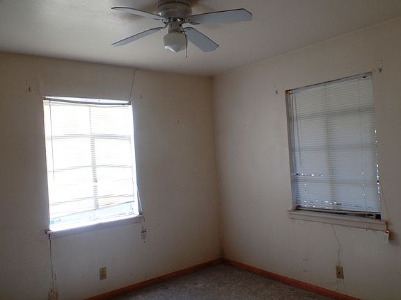 4th image of 5317 Townsend Dr