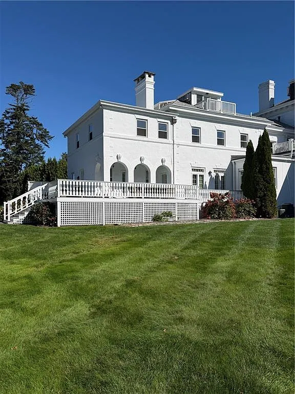 4 bed, 3.5 bath, 3500 sqft, $6,000 — Photo 2