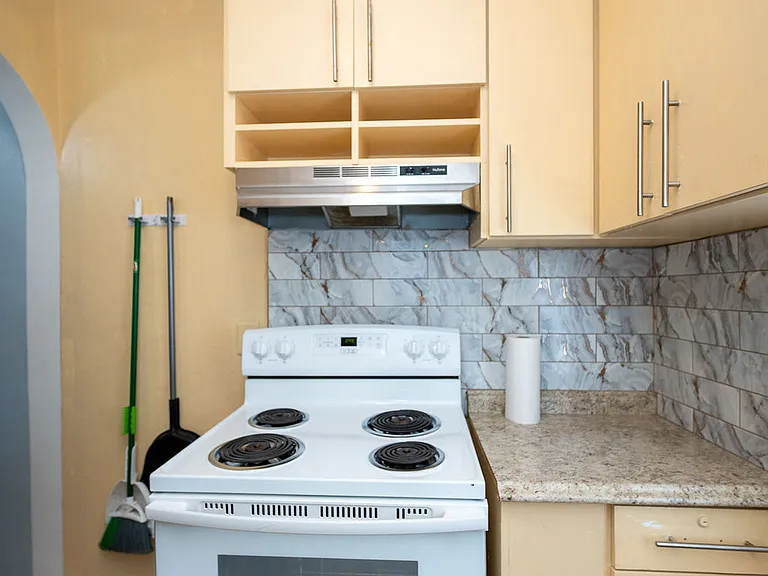 306 Taylor Ave #B — Photo 13