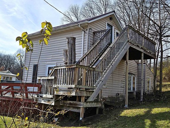 2nd image of 148 N Main St