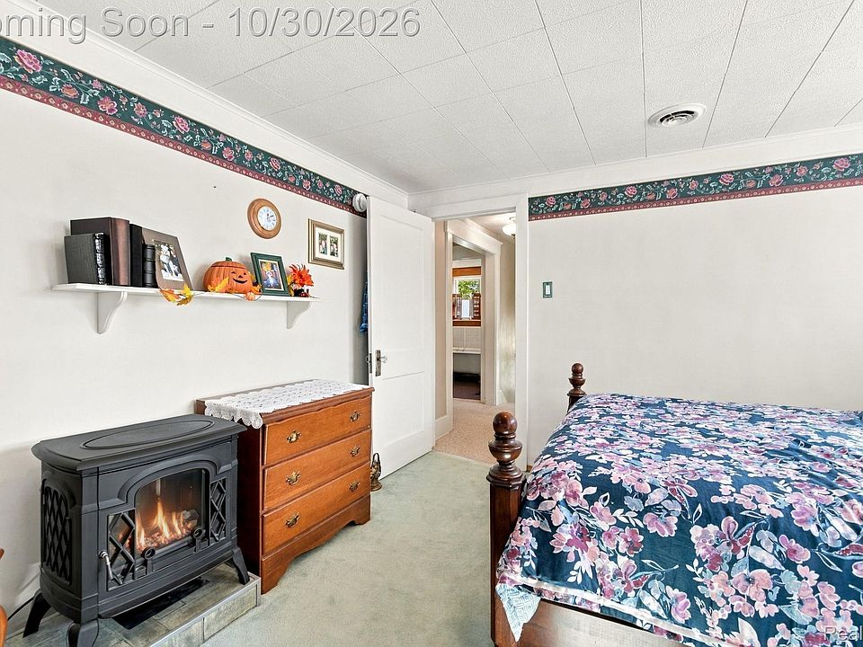 411 Hawthorn Ave, photo 16