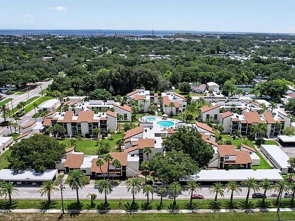 2nd image of 2209 Belleair Rd APT C3