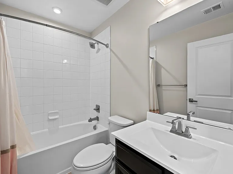 1020 N Durham St — Photo 15