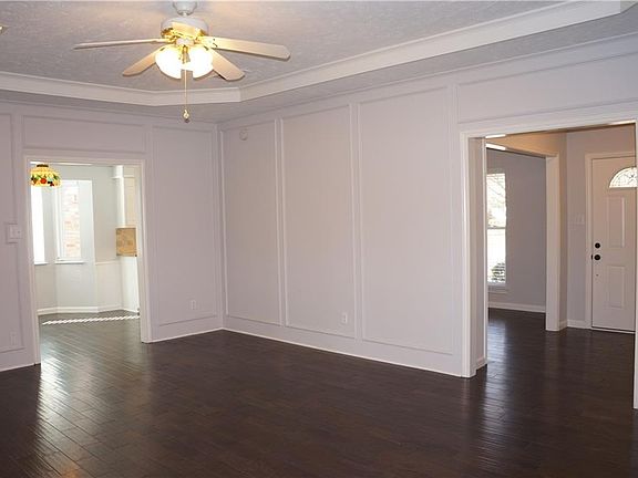 3rd image of 2408 Glen Forest Ln
