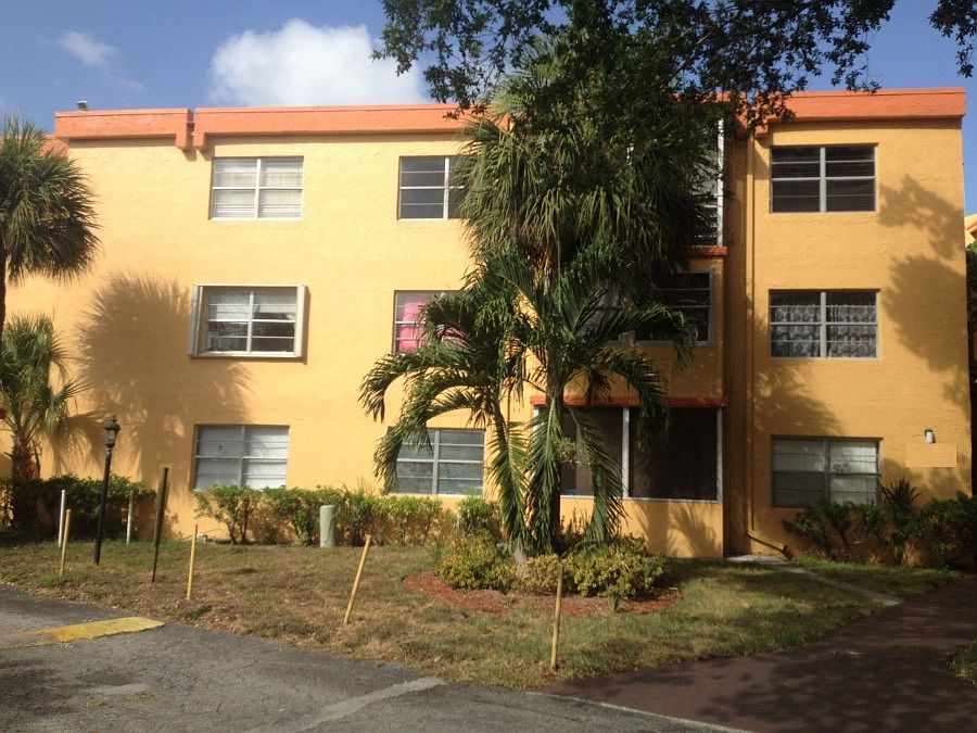 1st image of 4304 NW 9th Ave APT 1