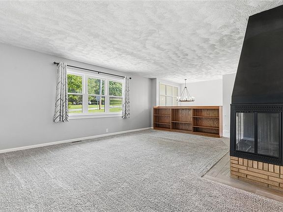 5th image of 1718 Mountainview Dr
