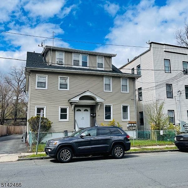 1st image of 23 Cleremont Ave