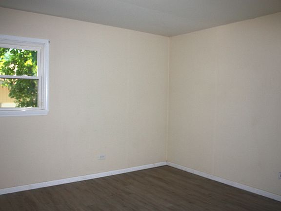 5th image of 15640 Avalon Ave
