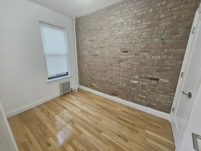 424 E 13th St #21 — Photo 9