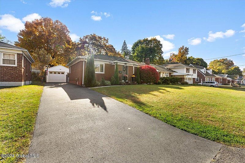 2nd image of 11 Hillcrest Avenue