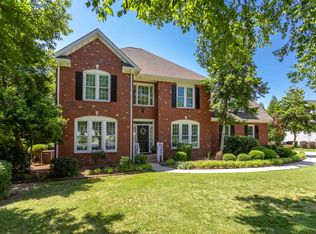 3033 Whitehart Ln, Raleigh, NC 27606