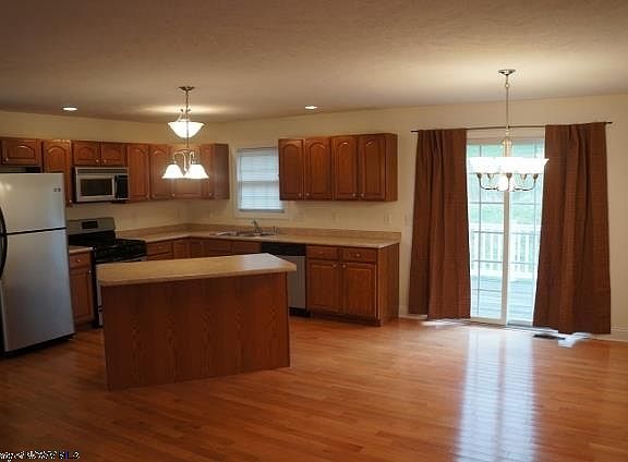 3rd image of 261 Hanalei Dr