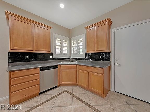 4th image of 6090 Saddle Horse Ave
