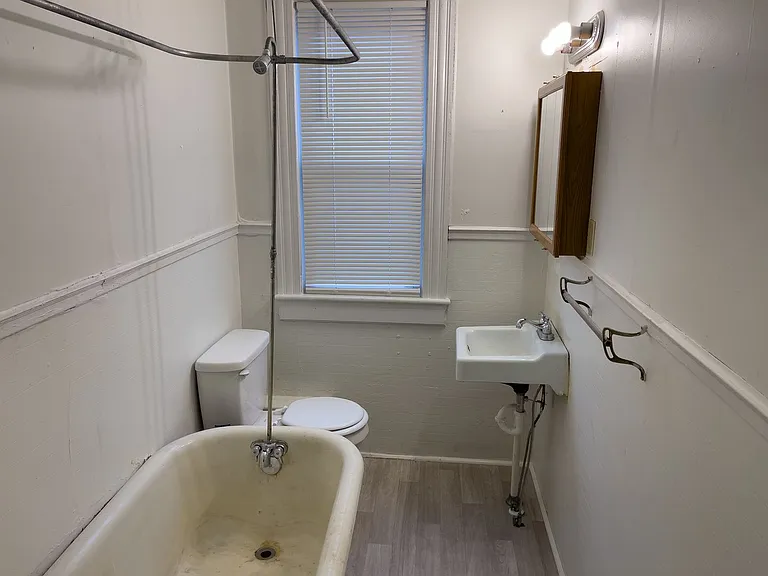 22-24 N Chase St — Photo 9