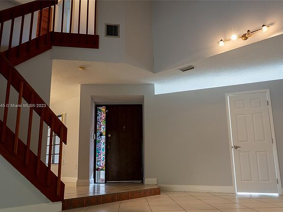 4th image of 12522 SW 94th Ln #12522