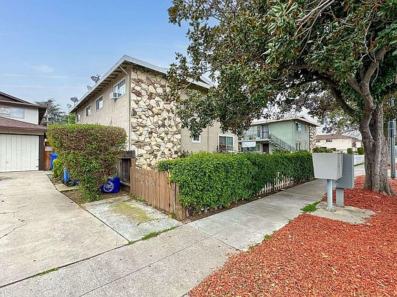 5th image of 3241 Williamsburg Dr