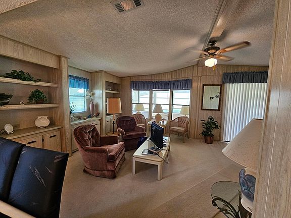 3rd image of 7934 SE Saratoga Drive