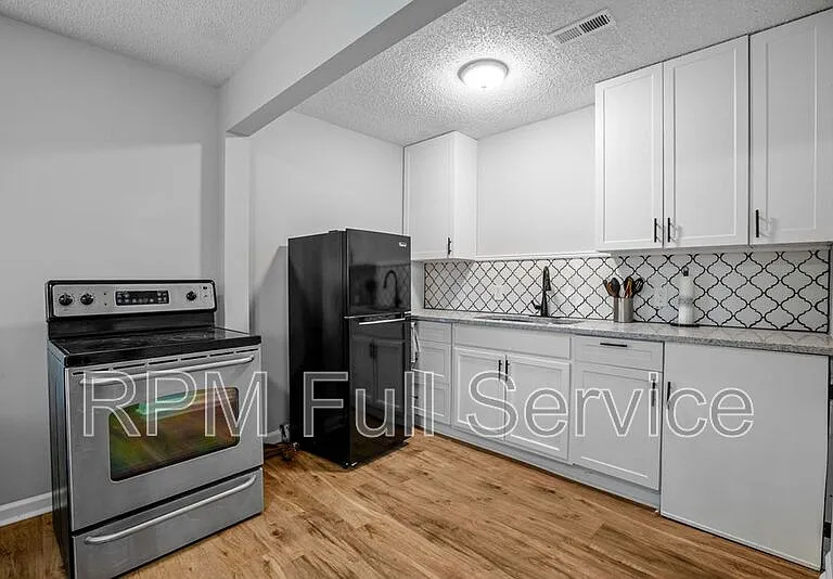 1002 N Maple St #A — Photo 24