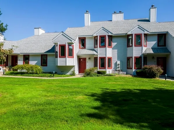 24 McIntosh Dr, Amherst, MA 01002